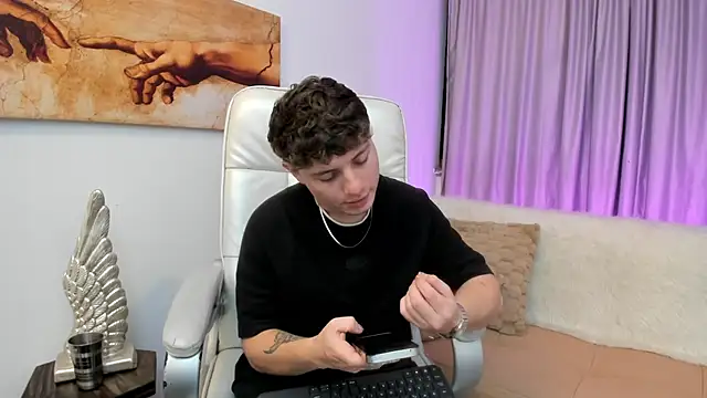 Leoo Miller online show from 11-05-25, 04:23