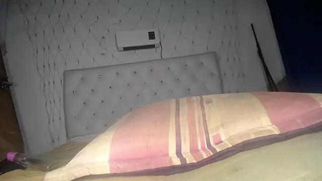 Snapshot of Gatica782 chatting on 12-05-25, 05:27 Gatica782 online show from 12-05-25, 05:27