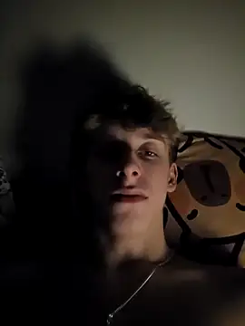 Snapshot of hotboy200006 chatting on 12-20-25, 04:36 hotboy200006 online show from 12-20-25, 04:36