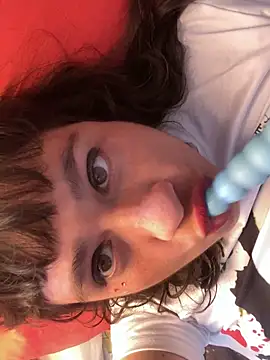 Snapshot of gatitaplop chatting on 12-16-25, 08:58 gatitaplop online show from 12-16-25, 08:58