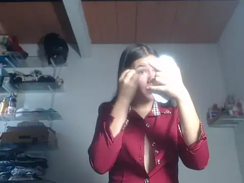 Saraa loove online show from 10-20-25, 01:33