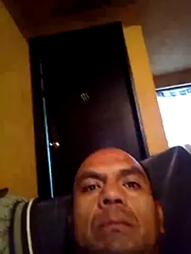 Snapshot of ANGELLHN chatting on 10-17-25, 09:28 ANGELLHN online show from 10-17-25, 09:28