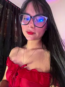 Snapshot of AlannaDollx chatting on 10-24-25, 01:29 AlannaDollx online show from 10-24-25, 01:29