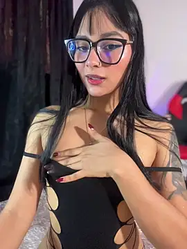 Snapshot of AlannaDollx chatting on 11-10-25, 01:54 AlannaDollx online show from 11-10-25, 01:54