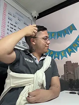 Snapshot of LiamColby_ chatting on 03-12-26, 06:03 LiamColby online show from 03-12-26, 06:03