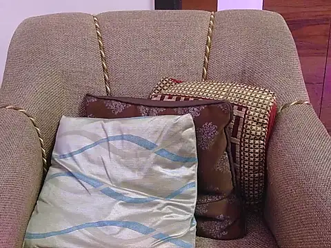 cute zaraa online show from 11-19-25, 05:18