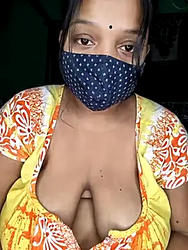 Snapshot of Shiyalsen chatting on 12-14-25, 01:11 Shiyalsen online show from 12-14-25, 01:11