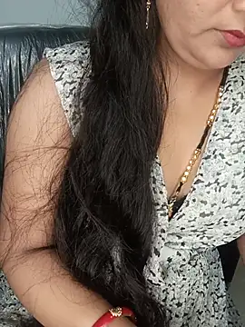 Snapshot of Rashmi_011 chatting on 07-26-26, 12:30 Rashmi 011 online show from 07-26-26, 12:30