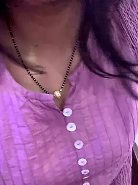 Snapshot of bindiyarani01 chatting on 10-14-25, 01:01 bindiyarani01 online show from 10-14-25, 01:01