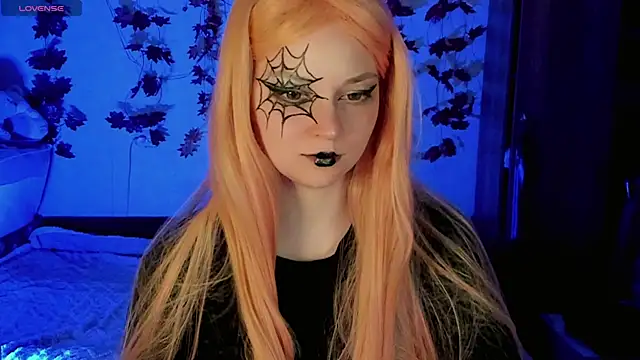 Snapshot of HoneyDazzle chatting on 10-19-25, 06:19 HoneyDazzle online show from 10-19-25, 06:19