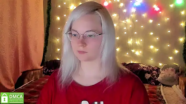 Snapshot of HoneyDazzle chatting on 12-19-25, 08:49 HoneyDazzle online show from 12-19-25, 08:49