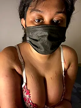 Monica  Bellucci   online show from 11-14-25, 02:38