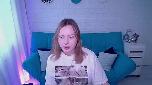 Snapshot of AuroraMour chatting on 10-07-25, 10:56 AuroraMour online show from 10-07-25, 10:56