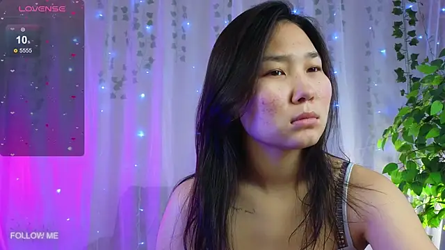 Yoon Mii online show from 10-20-25, 07:42