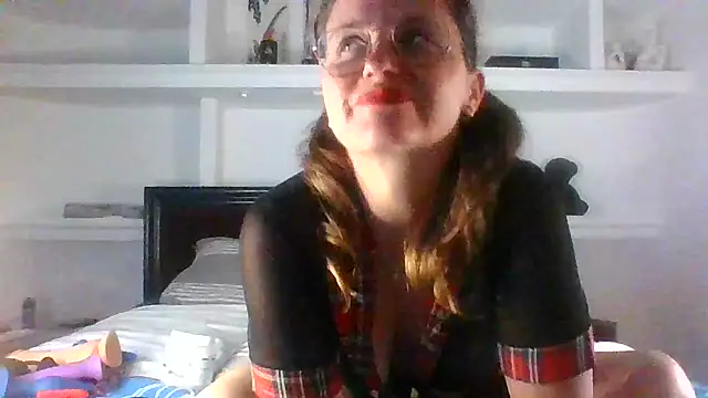 Snapshot of xcrazzycat chatting on 05-14-26, 08:59 xcrazzycat online show from 05-14-26, 08:59