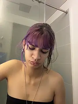 Snapshot of sukulaurens chatting on 12-22-25, 04:20 sukulaurens online show from 12-22-25, 04:20