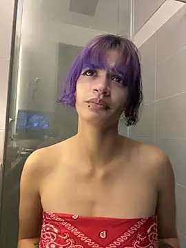 Snapshot of sukulaurens chatting on 01-18-26, 03:21 sukulaurens online show from 01-18-26, 03:21