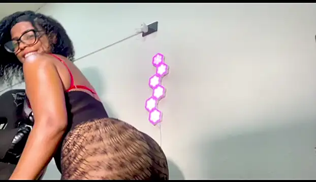 natybratz01 online show from 11-11-25, 12:10