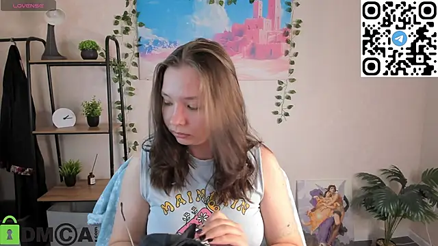 Nuura Moore online show from 11-10-25, 12:53