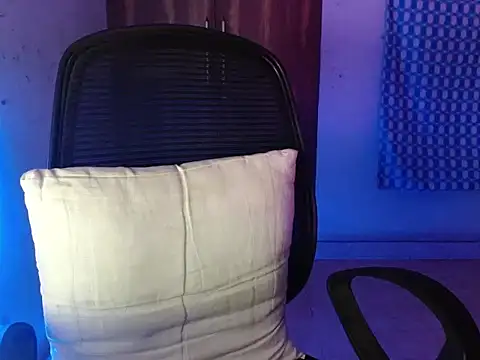 Roiseeee online show from 03-08-26, 04:38