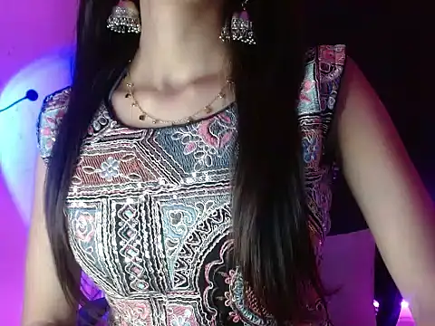 Roiseeee online show from 04-16-26, 04:35