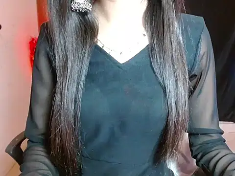 Roiseeee online show from 04-18-26, 07:01