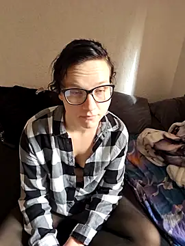 Snapshot of Lenalove02 chatting on 10-29-25, 11:45 Lenalove02 online show from 10-29-25, 11:45