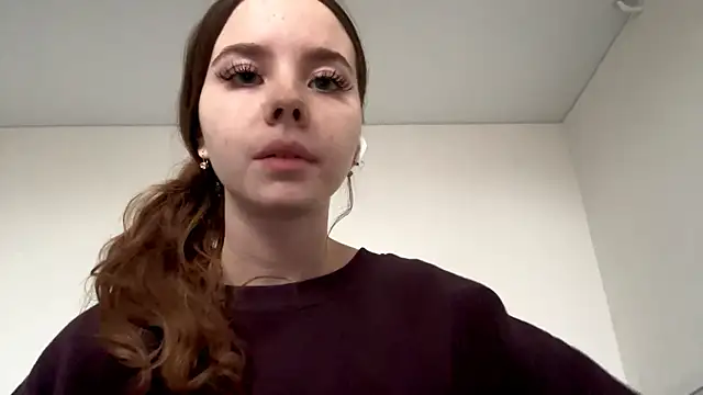 Snapshot of EhtelBiondi chatting on 12-21-25, 08:10 EhtelBiondi online show from 12-21-25, 08:10