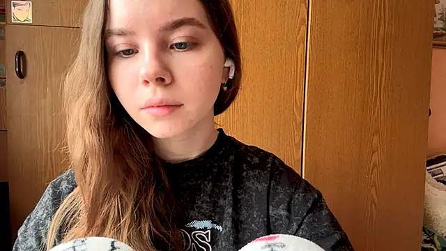 Snapshot of EhtelBiondi chatting on 01-15-26, 08:08 EhtelBiondi online show from 01-15-26, 08:08