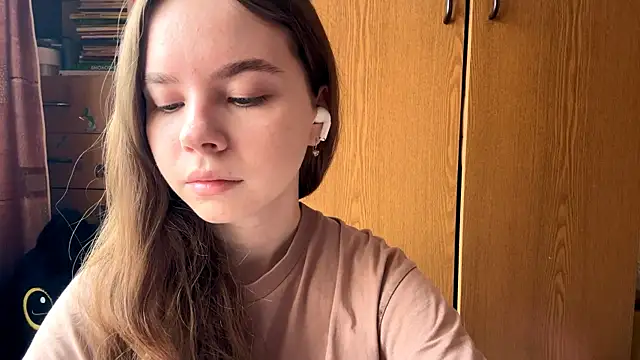 Snapshot of EhtelBiondi chatting on 01-17-26, 08:08 EhtelBiondi online show from 01-17-26, 08:08