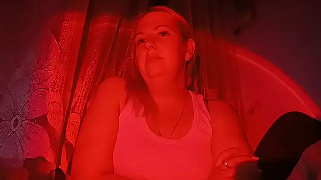 Snapshot of Melorini chatting on 02-08-26, 05:16 Melorini online show from 02-08-26, 05:16