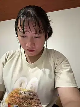 TrangNemo online show from 10-20-25, 09:21