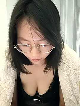 nini10052025 online show from 10-29-25, 01:41