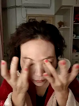 nini10052025 online show from 11-18-25, 04:22