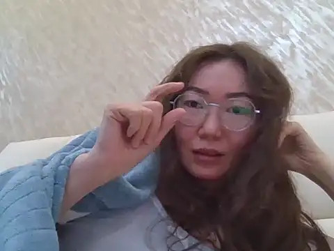 Snapshot of Ysolena chatting on 02-16-26, 07:21 Ysolena online show from 02-16-26, 07:21