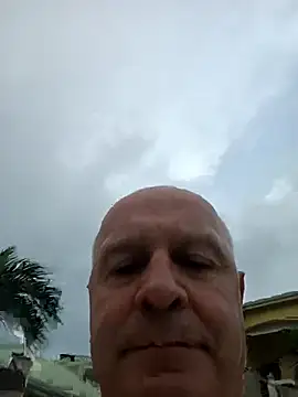 Snapshot of rudy-kralik chatting on 12-21-25, 10:44 rudy-kralik online show from 12-21-25, 10:44