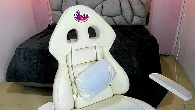 Addyy 02 online show from 04-10-26, 07:18