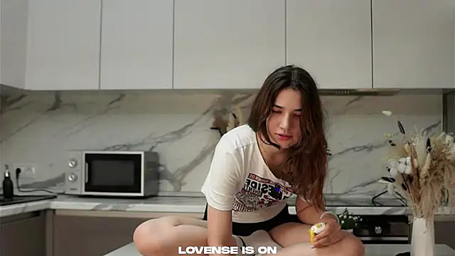 AmmieGerber online show from 10-28-25, 01:20