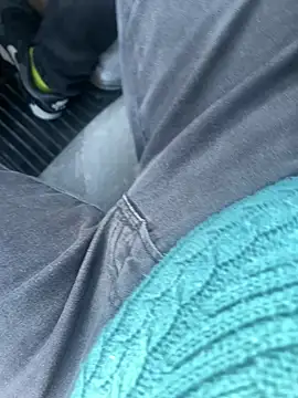 Snapshot of dilscar chatting on 10-24-25, 06:32 dilscar online show from 10-24-25, 06:32