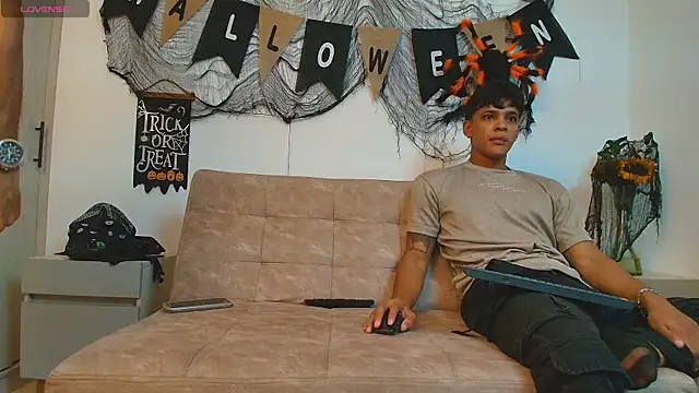 thomas elg online show from 10-23-25, 01:16