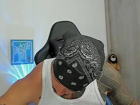 Dave-Max01 online show from 10-06-25, 05:54