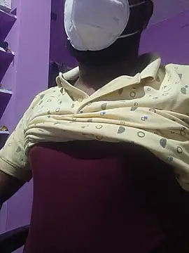 Snapshot of Y0ur_Slave chatting on 01-13-26, 05:07 Y0ur Slave online show from 01-13-26, 05:07