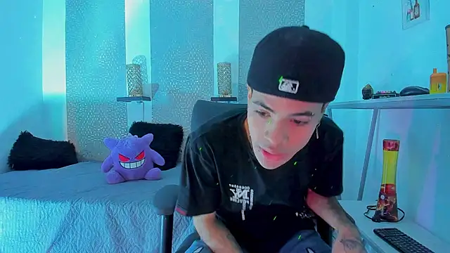 JacobBlackwell  online show from 11-01-25, 07:16