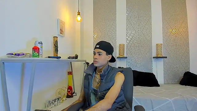 JacobBlackwell  online show from 11-10-25, 07:35