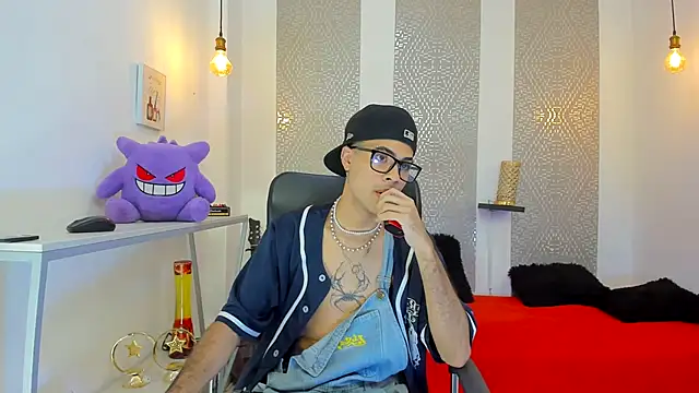 JacobBlackwell  online show from 11-22-25, 07:46