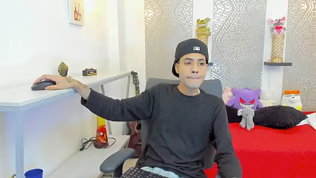 JacobBlackwell  online show from 12-04-25, 07:44