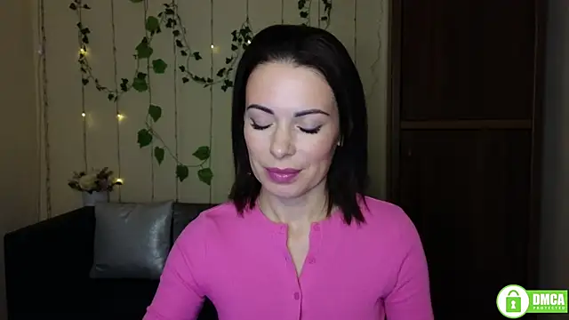 Rita lovvylyou online show from 10-28-25, 06:28