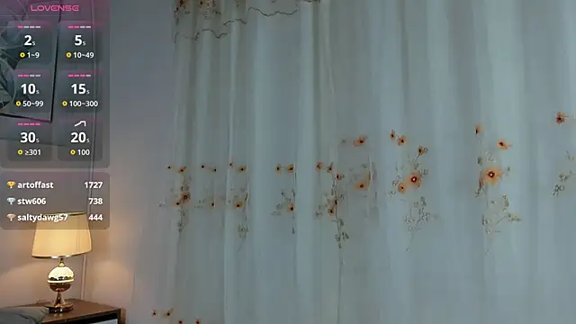 Snapshot of celeste_collins_ chatting on 11-23-25, 08:36 celeste collins online show from 11-23-25, 08:36