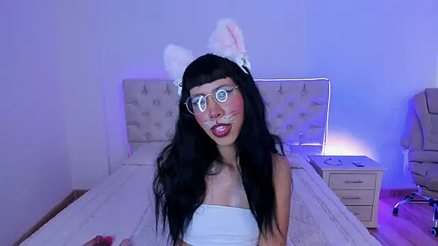 Nina fox 0691 online show from 10-18-25, 12:39