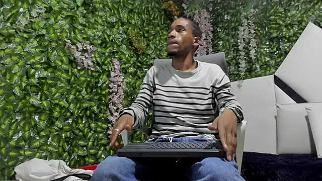 REDBRYAN EBANO online show from 10-28-25, 07:27